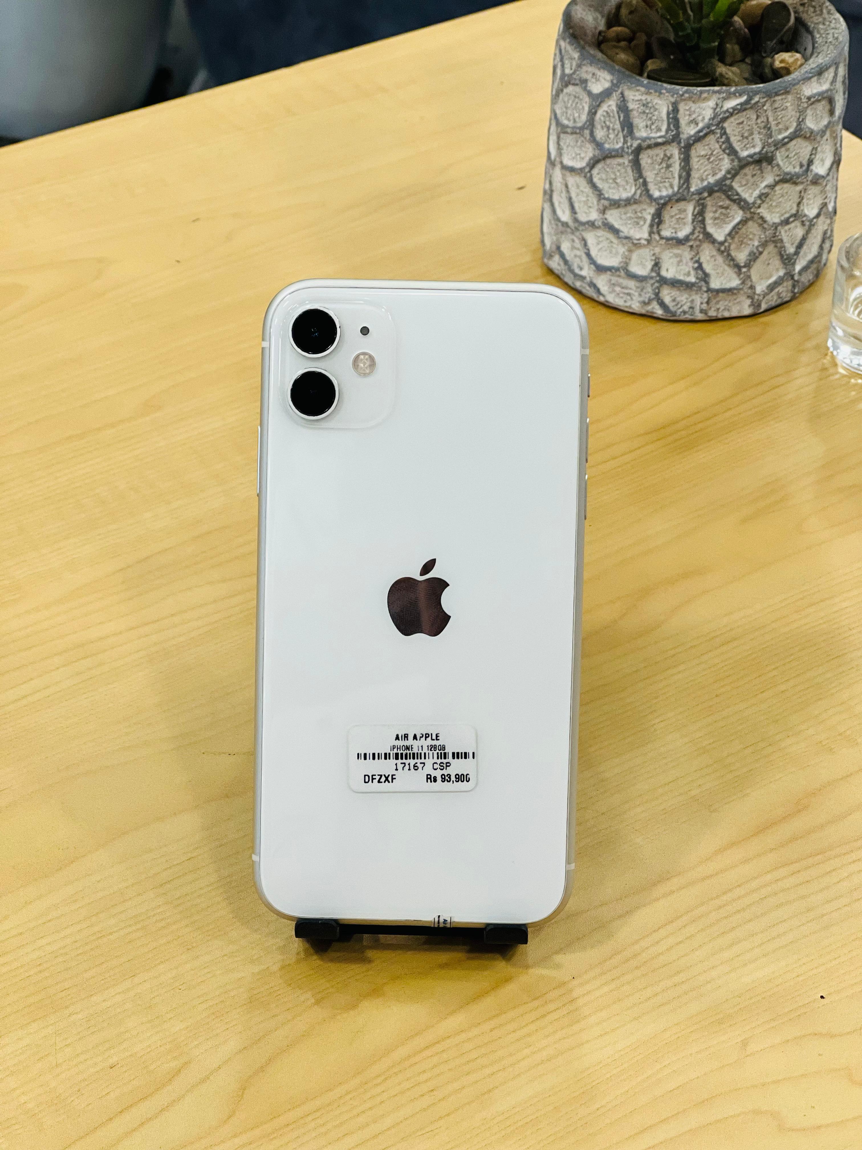 Pre-Owned iPhone 11 White - 128GB