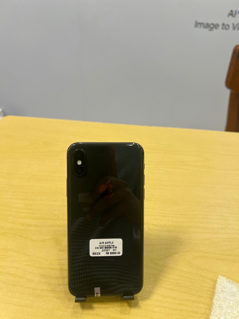 Pre-Owned iPhone X 64GB Gray / 353041097081977