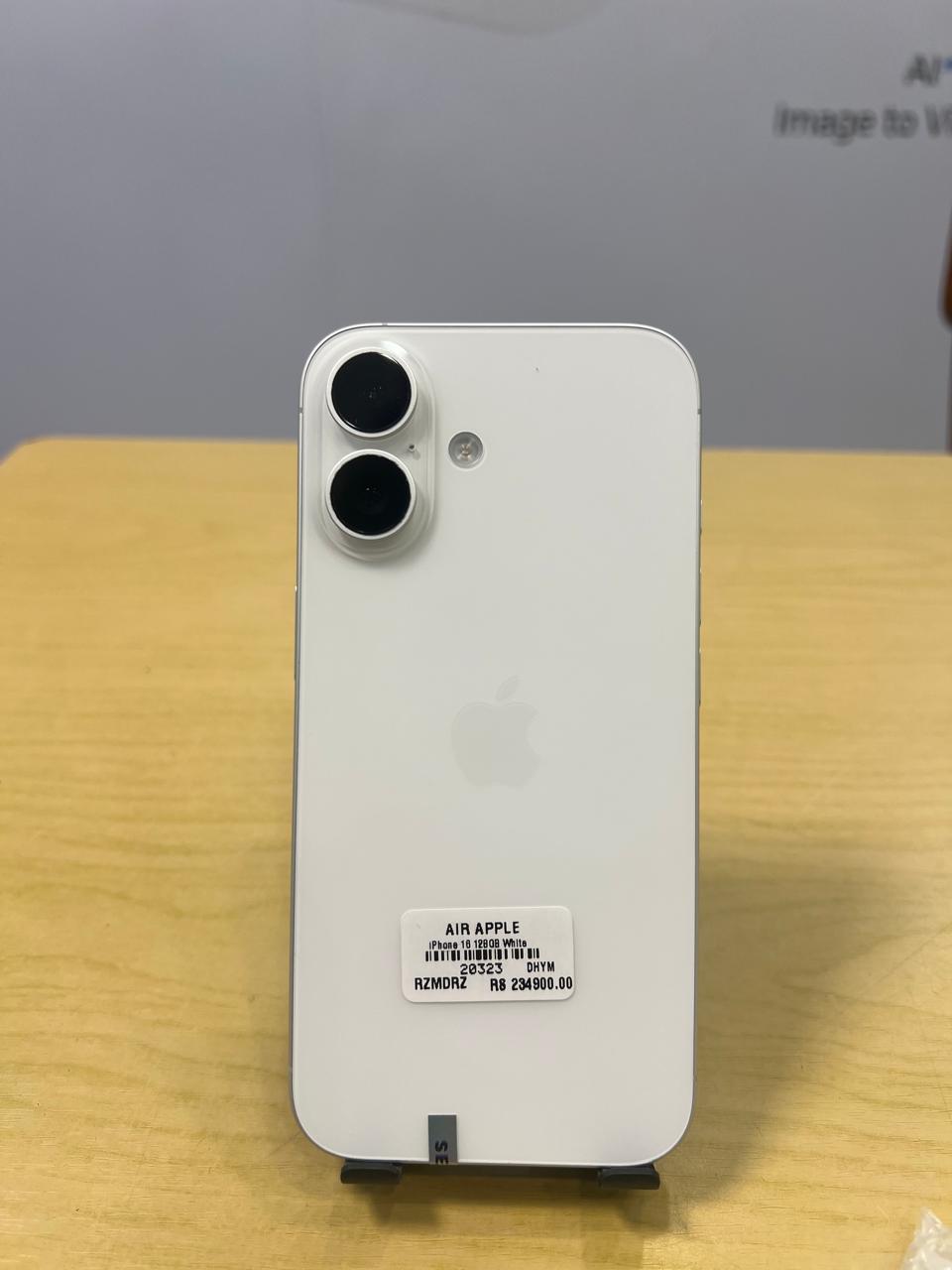 Pre-Owned iPhone 16 128GB  White / 352730770379937