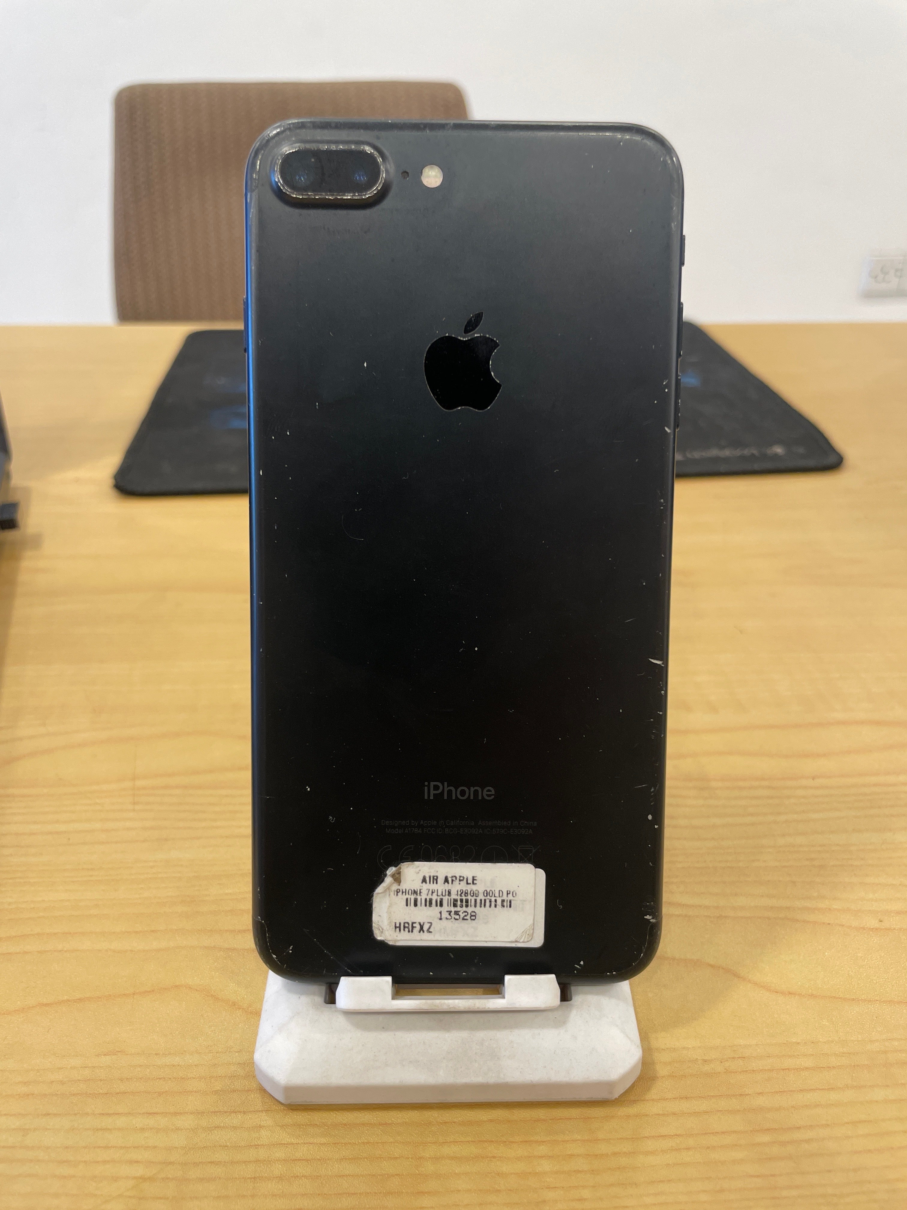 Pre-Owned iPhone 7 Plus Black - 128GB