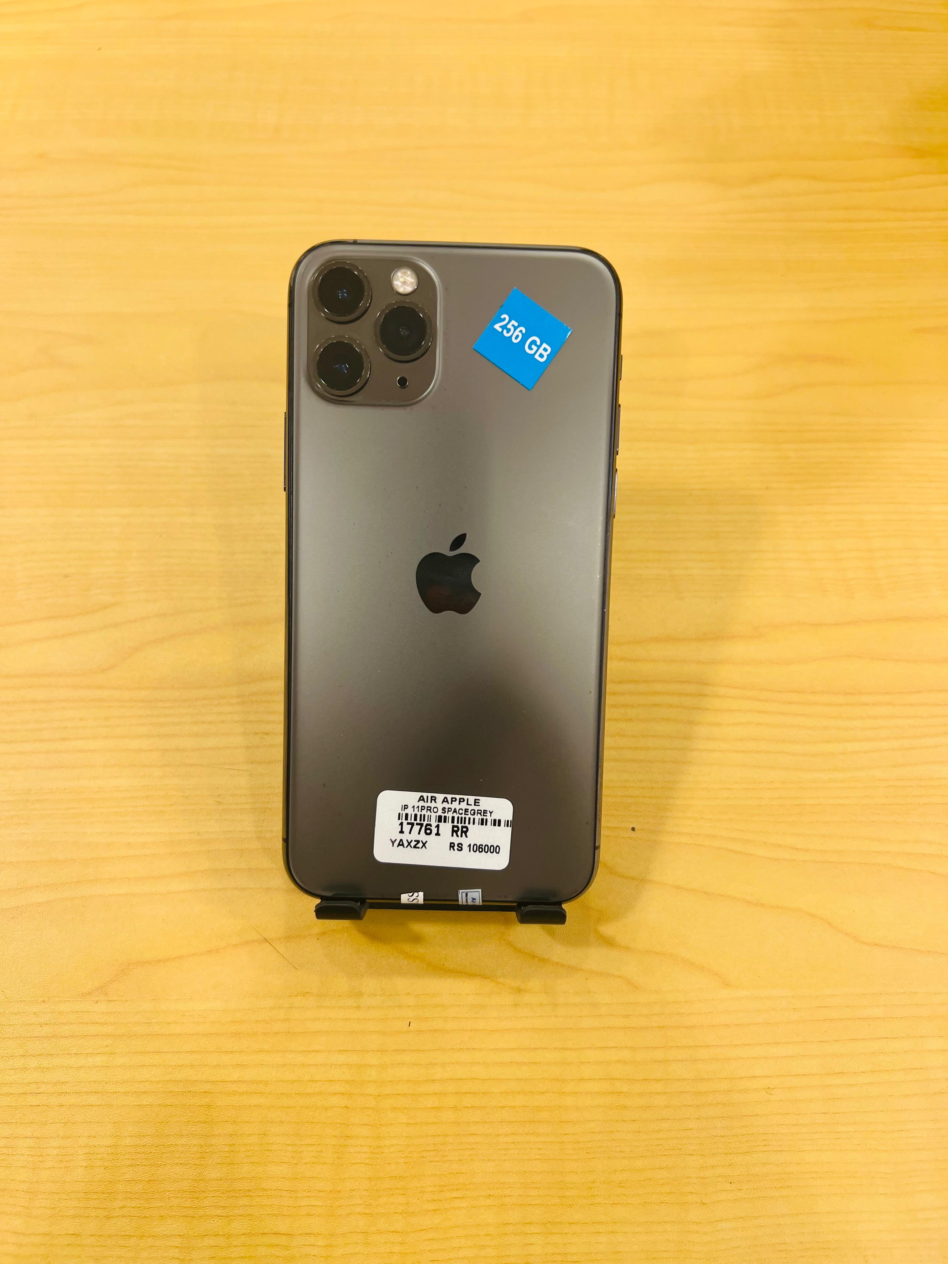 Pre-Owned iPhone 11 pro  Graphite - 256GB