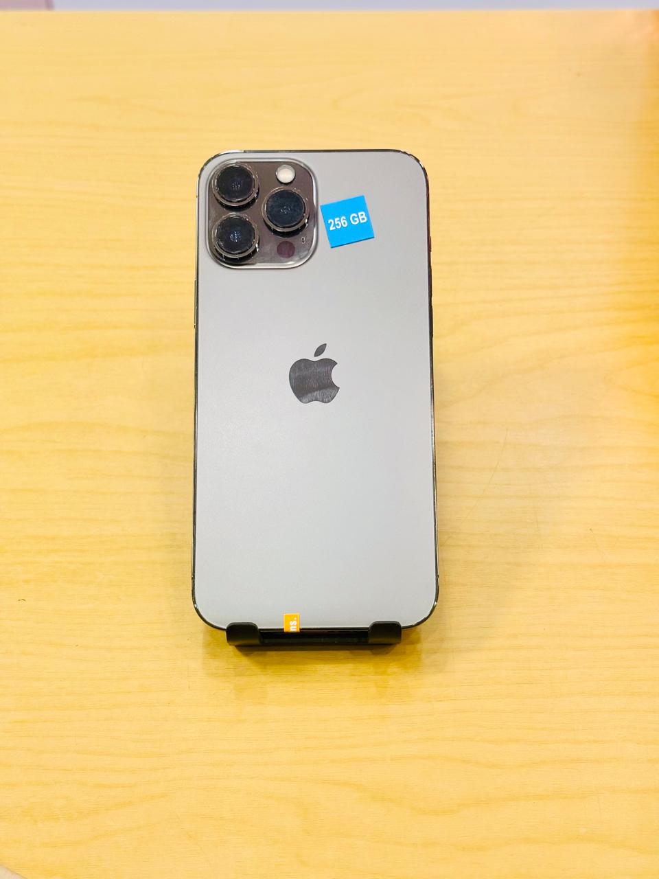Pre-Owned iPhone 13 Pro Max  Graphite - 256GB